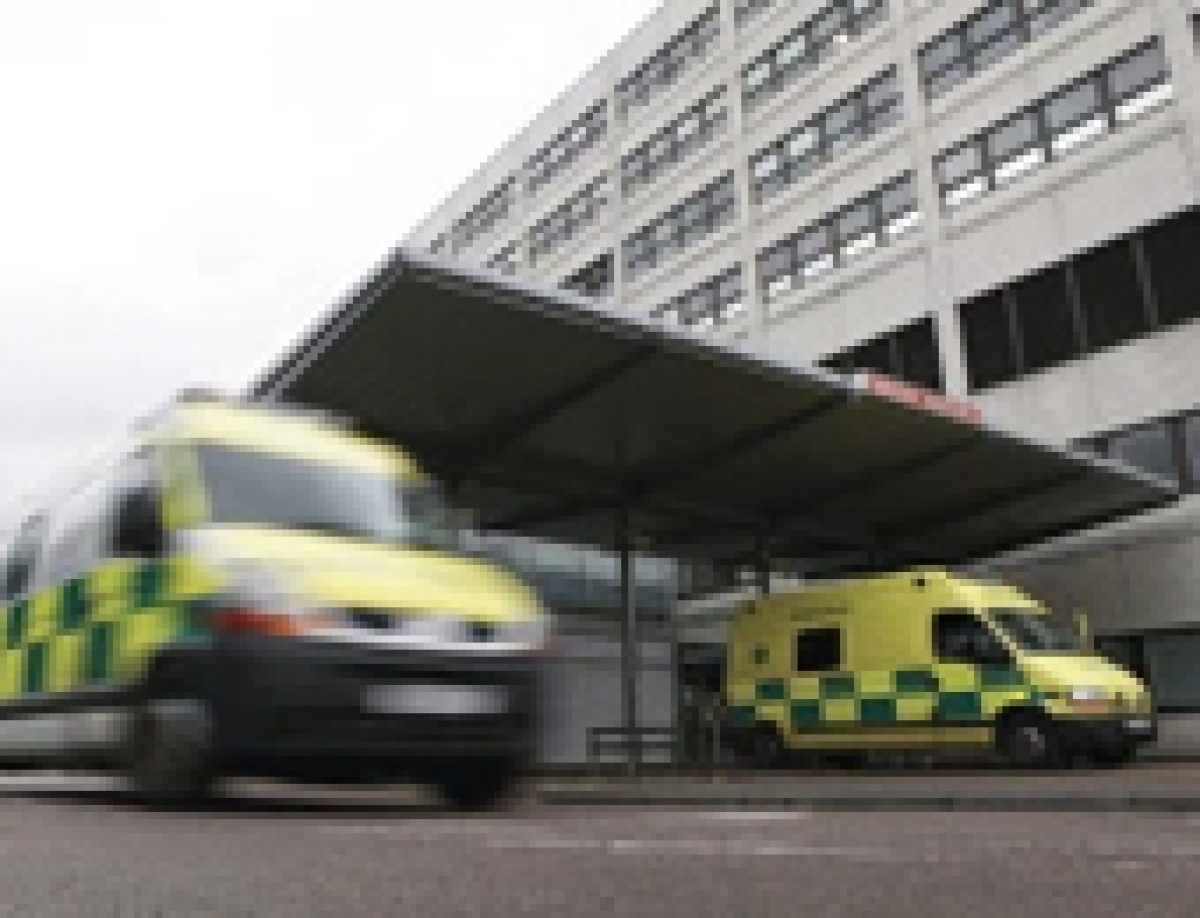 Total emergency admissions fall by a fifth at the weekend